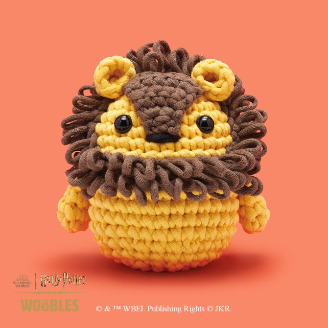 Gryffindor™ Lion and Scarf Bundle - Image 2
