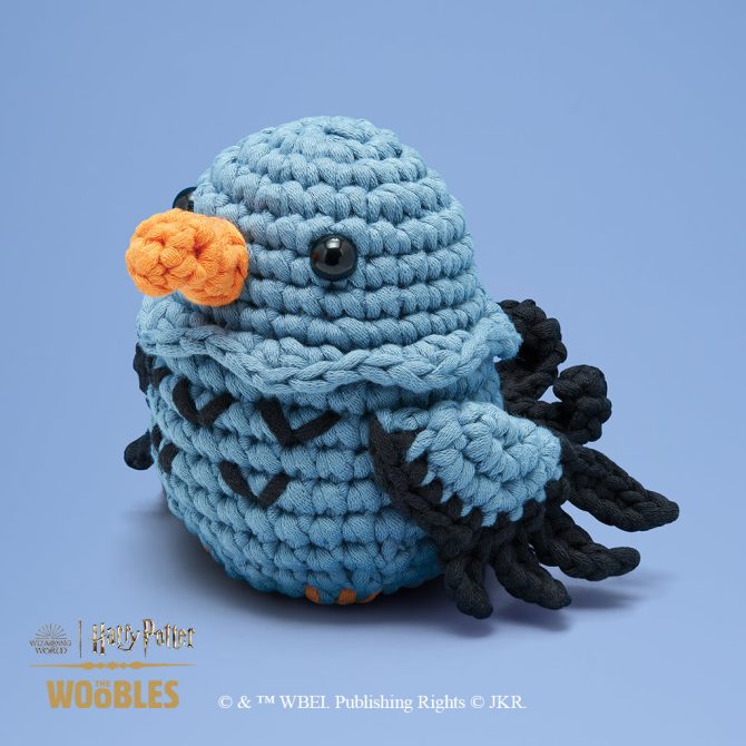 Ravenclaw™ Raven and Scarf Bundle - Image 2